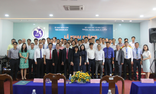 Khai giảng lớp Thạc sĩ chuyên ngành Quản lý đô thị thông minh và sáng tạo tại Khánh Hòa