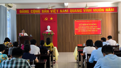 Khai giảng lớp Bồi dưỡng kiến thức QLNN - ngạch chuyên viên chính Khóa 32